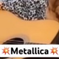 Snimak koji će vas oduševiti Baka izvodi čudo na gitari, svira svima dobro poznatu numeru (video)