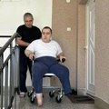 Otac heroj iz Čačka! Sam se brine o sinu sa autizmom u kolicima, njegova priča ujedinila Srbiju