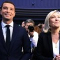 Lider francuske krajnje desnice ublažava obećanja stranke uoči vanrednih izbora