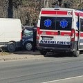 Saobraćajna nesreća na Karaburmi, teško povređen dvadesetogodišnji motociklista