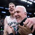Istorijski momenat: Greg Popovič napustio klupu Sparsa!