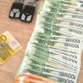 Razbijena mreža krijumčara ljudi, osumnjičeni uhapšeni u gaćama Policija im zaplenila više od 40.000 evra i 650.000 dinara…