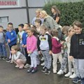 Mališani kroz druženje sa vatrogascima-spasiocima učili o opasnostima i kako da se zaštite