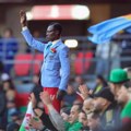 Navijač stajao svaku utakmicu kao kip! Nije ni mrdnuo! Postao je simbol takmičenja i heroj nacije, evo šta se krije iza…