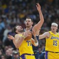 VIDEO Jokić majstorijom demolirao Lejkerse: Dončić divljao i dobio tehničku, Lebron ispisao istoriju NBA
