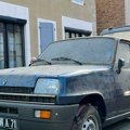 Bio zaboravljen u garaži 43 godine: Renault 5 sa 12 kilometara prodat za neverovatnu sumu