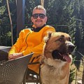 Planina, čist vazduh i ogroman pas čuvar! Veljko i Bogdana Ražnatović odveli sinove u šumu: Porodična idila oduševila sve, evo…