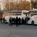 Novi Sad: Mnogobrojni međugradski autobusi oko Spensa, uoči predizbornog mitinga SNS