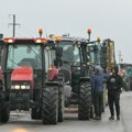 Protest poljoprivrednika ispred policijske stanice u Bogatiću, blokirana centralna ulica: „Ostajemo dok ne puste kolege“