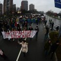 „Za našu decu“: Gest bake i deke sa prozora tokom generalnog štrajka o kome se priča na mrežama