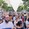 Protest ispred RIK-a: Zborovi građana i studenti zahtevaju izbore; Veliki broj građana i kod Pionirskog parka