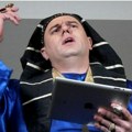 "Namažite majonez na zavesu sa leve strane" Sećate li se Milana Tarota? Jedni ga smatrali šaljivdžijom, drugi prevarantom, evo…