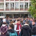 Profesori „Jovine“ gimnazije ponovo obustavili nastavu, roditelji optužuju direktora za urušavanje škole