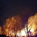 (Video) Vatra guta sve pred sobom na Novom Beogradu. Drama na Savskom keju, izbio veliki požar: Na terenu veliki broj…
