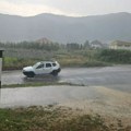 Gromovi odjekivali Prijepoljem, munje parale nebo: Ulice poplavljene, padao i grad, a očekuje se još kiše