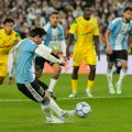 Doneli darove Mesiju, pa poniženi: Sramno ponašanje Argentinaca