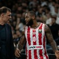 Olimpijakos preživeo Armani - Asvel deklasirao Baskoniju