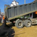 Интензивирани радови на асфалтирању улица у МЗ 21. октобар (ФОТО)