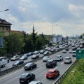 Danas pojačan intenzitet saobraćaja na svim putevima Srbije