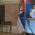 (VIDEO) Poslanik Jovanović upao uoči početka pres konferencije Ane Brnabić
