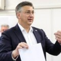 Vladajući HDZ osvojio najviše mandata na izborima za Sabor, Plenković proglasio pobedu