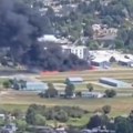 Pilot izgubio kontrolu, srušio se na pistu i udario u više aviona! Buknuo požar, strašni snimci iz Montane (video)