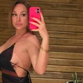 Dok čeka informacije kako da dođe kući, Luna Đogani pravila izazovne selfije u mini haljini sa dubokim dekolteom, umalo da…