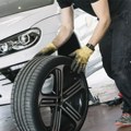 Kada je pravo vreme za stavljanje letnjih guma? Evo šta kaže zakon u Srbiji i koji su znakovi da treba menjati