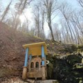 Čudotvorni izvor podno planine Jelice: Manastir Stjenik je velika svetinja FOTO