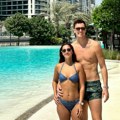 Padaju vilice zbog našeg poznatog para! Skinuli se u kupaći i pokazali savršena tela - on javno poručio ženi: "Sve si…