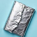 Bizaran trend hara aerodromima: Zašto turisti umotavaju pasoše u aluminijumsku foliju?