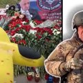 Došao kod venaca sa plastičnim avionom: Ismevao Prigožinovu smrt, gore mreže u Rusiji i Ukrajini (video)