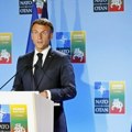 Da li Makron solira ili govori u nečije ime