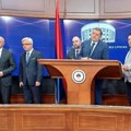 Dodik: Od Memorijalnog centra Srebrenica zatražićemo da položimo vence u Potočarima