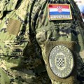 Hrvatska vraća vojni rok: „Ko ne može da nosi pušku, neka nosi grabulje i motiku“