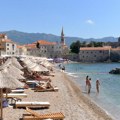 "Istina je, došlo je do nesreće" Prve reči oca Srpkinje (19) koja je poginula u Budvi: Pala sa 50 metara u more, nije joj…