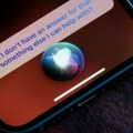 Apple priznao poraz: Siri pada, traži spas kod konkurenata