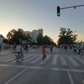 3 raskrsnice u Novom Sadu blokirane, privedeno nekoliko građana