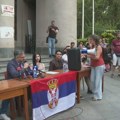 Profesor Čantrak: Ko su maskirani ljudi koji ne znaju ni da nose uniformu