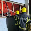 Na „Đelato bar“ na Novom Beogradu bačen Molotovljev koktel? Vatrogasci gasili požar duže od sat i po vremena