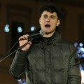 Govor studenta pravnog fakulteta oduševio okupljene u Novom Sadu: „Srbija je podeljena na moderne kabadahije i sirotinju raju“…