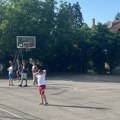 Maskirani huligani mesecima napadaju decu kod OŠ Ratko Mitrović (VIDEO)