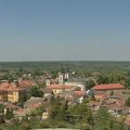 Aktivistkinja iz Sremskih Karlovaca tvrdi da su joj članovi SNS-a pretili silovanjem