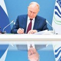 Putin: Protiv Rusije se vodi hibridni rat