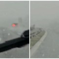 U Beogradu veje li, veje Ovako izgleda mećava na auto-putu, vozači - oprez! (video)