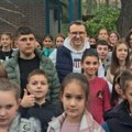 Petar Petković Dočekao mališane s Kosova "Sve što radimo, radimo za našu decu" (foto)