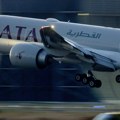 Услед јаких турбуленција 12 особа повређено на лету Доха-Даблин