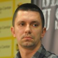 Novinar koji je dobio Vladu na sudu: Ko je Bojan Cvejić, dobitnik nagrade za medijsku pismenost?