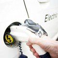Državni punjači besplatni, električnih vozila malo