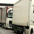 Teretnjaci čekaju dva sata, bez zadržavanja na putničkim terminalima: Na naplatnim stanicama nema zadržavanja